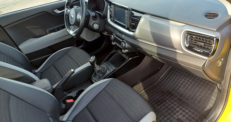 Kia Stonic cena 64900 przebieg: 86995, rok produkcji 2018 z Toruń małe 232